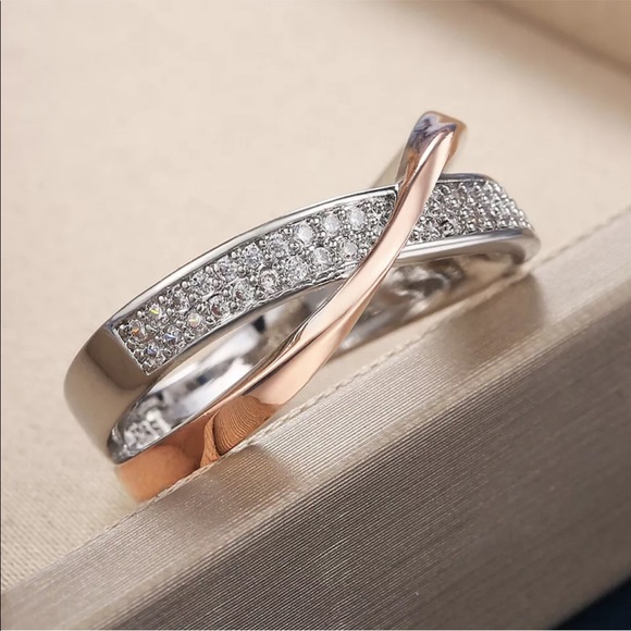 New Women’s Two Tone 925 Silver Diamond Ring - Picture 4 of 6